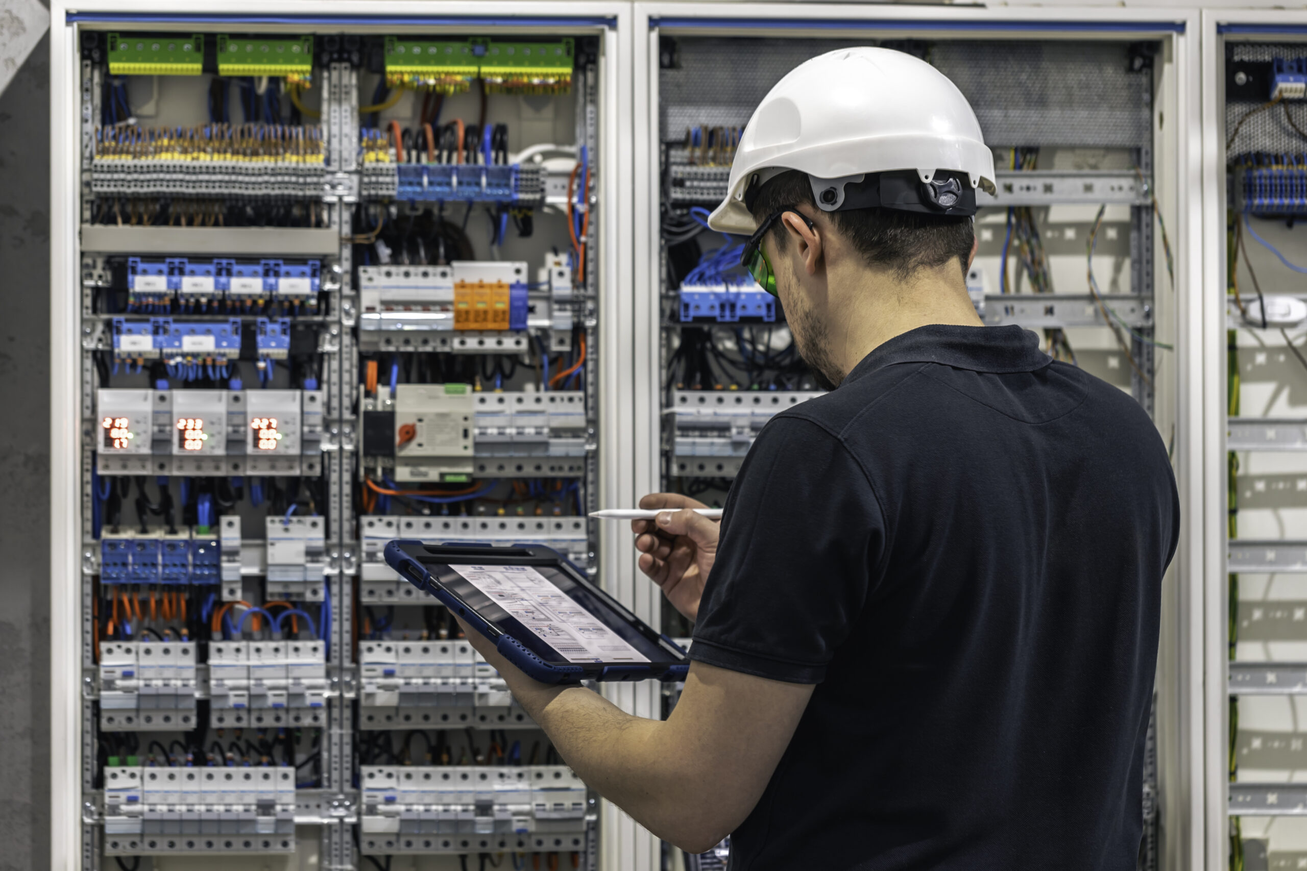 Deciphering Commercial Electricians in New Zealand: Affordable Services and Selection Insights 